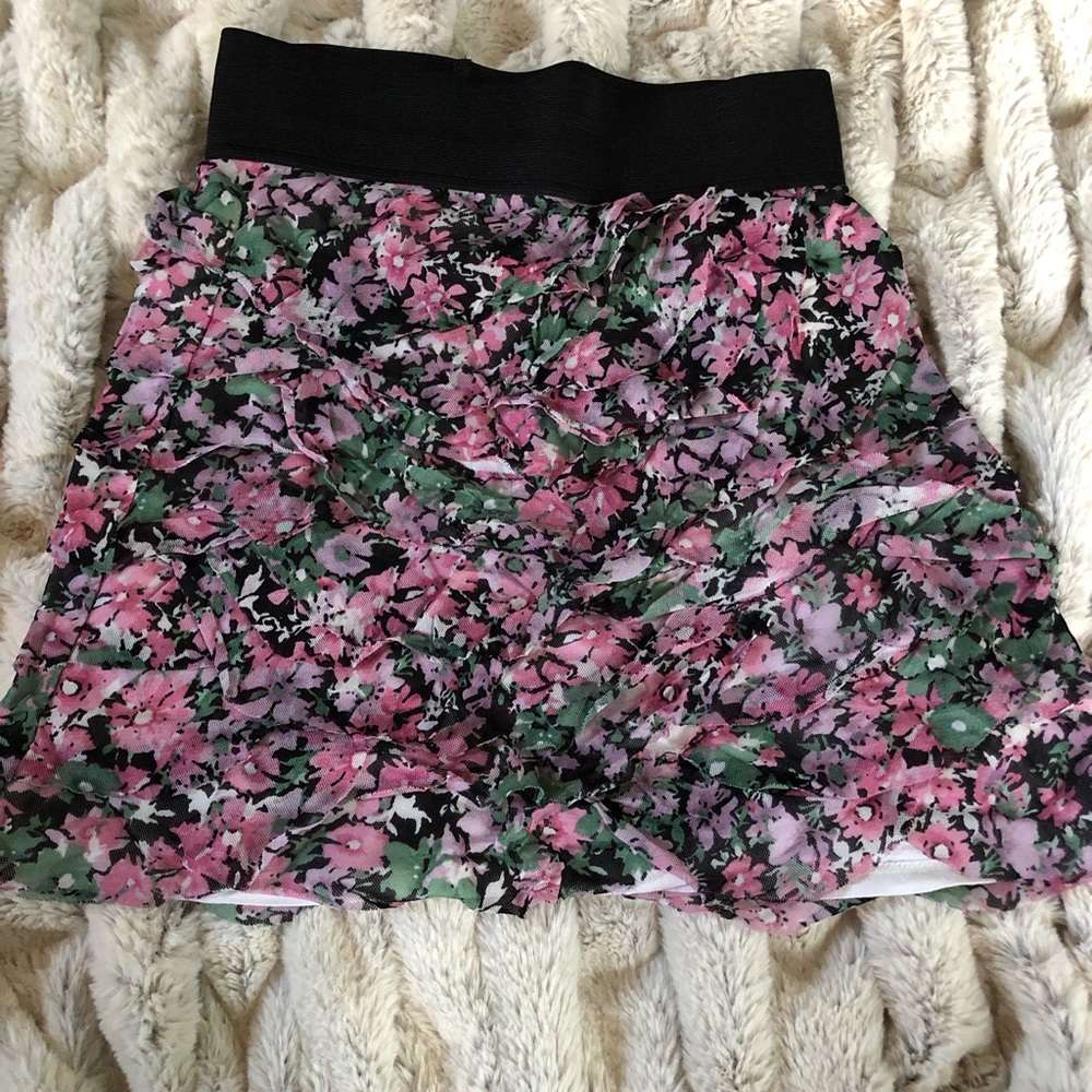 Mini skirt - Picture 2 of 3